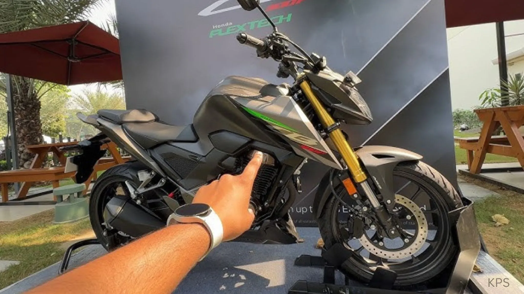 Honda CB300F Flex Fuel